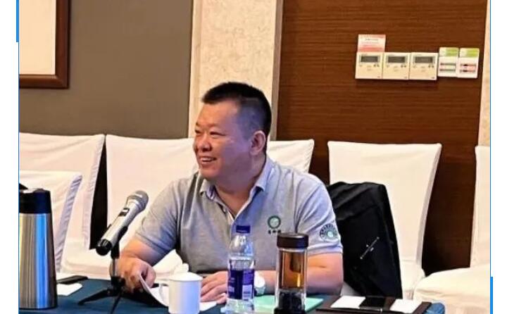 為激發員工工作積極性，激勵員工完成公司各項目標，促進公司與員工的雙贏發展，集團總經理孫寧波宣貫激勵政策