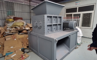 撕碎機撕碎硬紙殼，全程記錄！